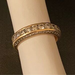 Gold and Diamond Wedding Band with Intricate Detailing